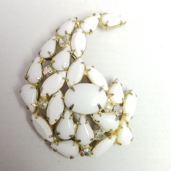 Vintage White Rhinestone Paisley Shape Brooch, Retro Large Lapel Pin, Estate - Picture 2 of 6